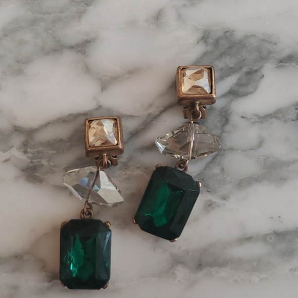 Oscar de la Renta Jewelry - Oscar de la Renta Emerald Dangle Clip On Earrings